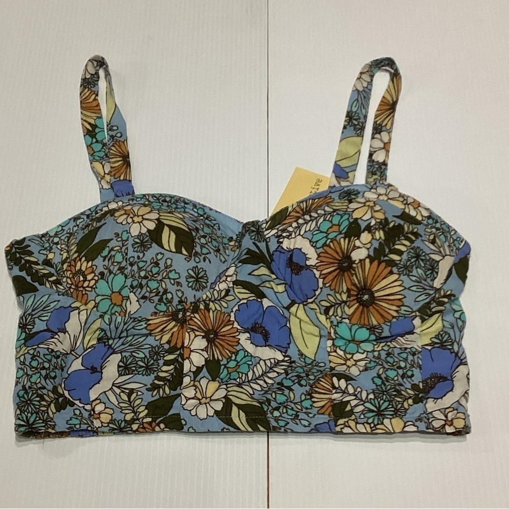 BOG Collection Blue floral Crop top Size M Floral Print NWT Halter Top